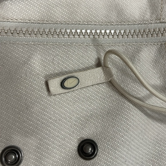 Nike Snowboarding Jacket - Picture 9 of 11